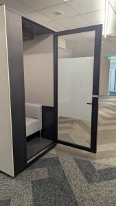 調光フィルムKasmyテレキューブ